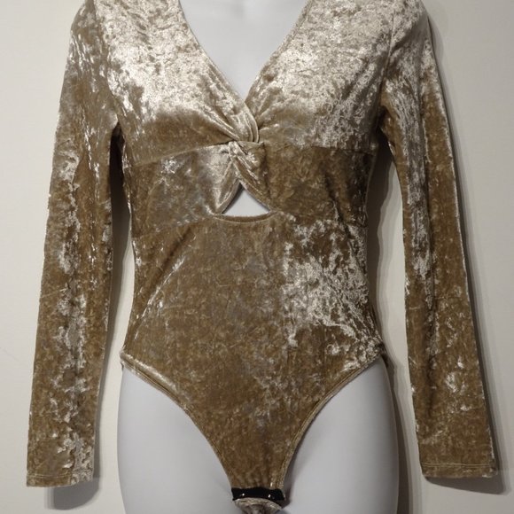 BLANK NYC  Beige Crushed Velvet Knotted Long Sleeve Bodysuit Sz S NWT 198 - Picture 3 of 9